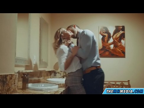 ❤️ Бүкіл аққұба сізді қоғамдық дәретханада азғырғанда ❤️ Сапалы секс бізде kk.sexvideogif.ru